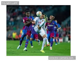 为什么三垒手的侧身接球能力是防守强力左打拉打球的关键