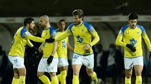 哈维·阿隆索表示：巴塞罗那昨日取胜，因此我们必须赢下更多比赛。我们目前积45分，目标是冲击90分。 展望接下来的赛程，竞争将异常激烈。超级杯的战火即将点燃。 来源：Barça Universal