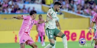 [图]丁俊晖2-6不敌墨菲 无缘斯诺克国锦赛八强